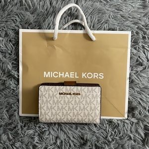 Michael Kors Jet Set Travel Medium Bifold Zip coin Wallet - Vanilla